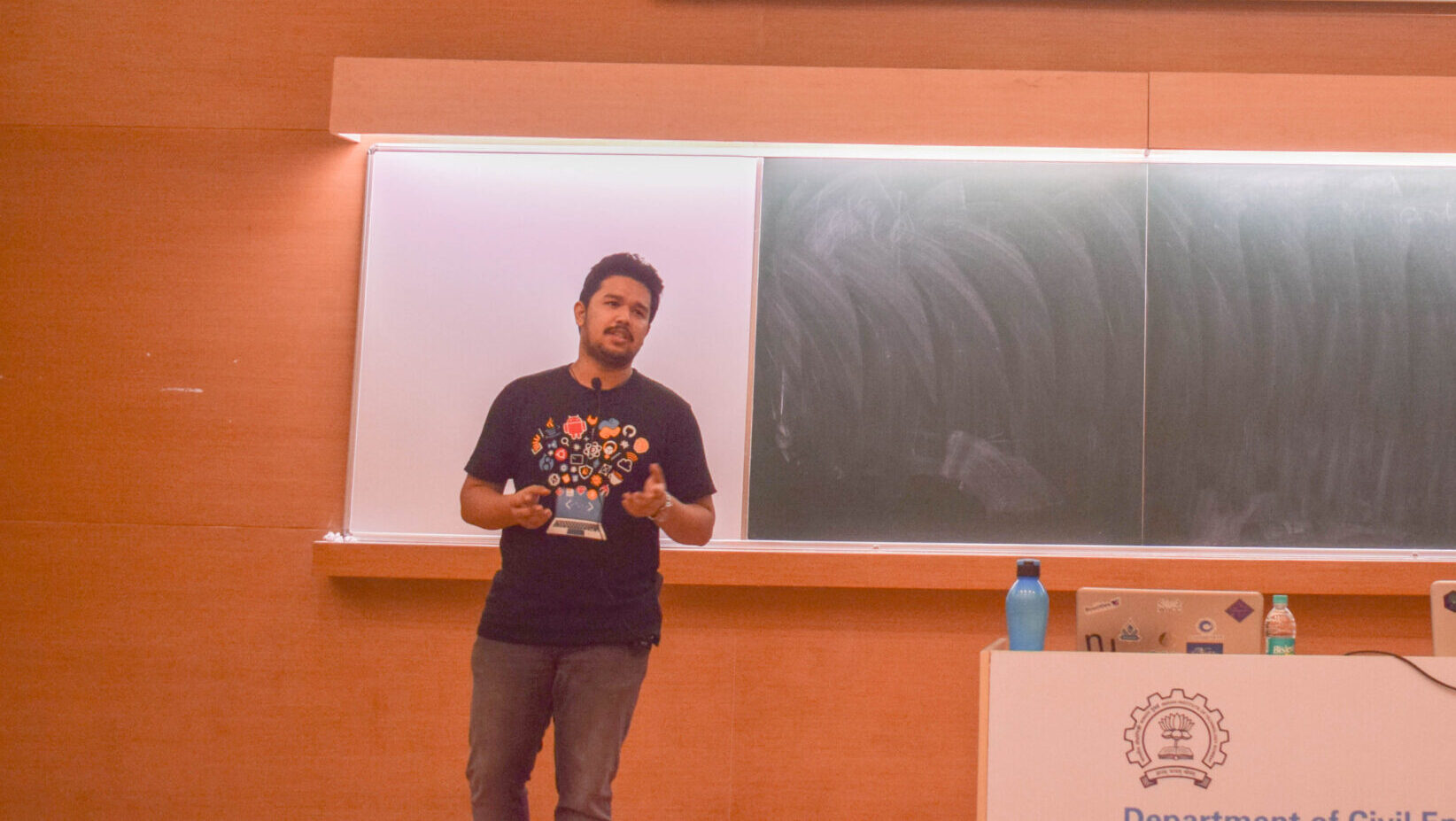 Tezan, presenting the Blockchain 101 Workshop at IIT Bombay